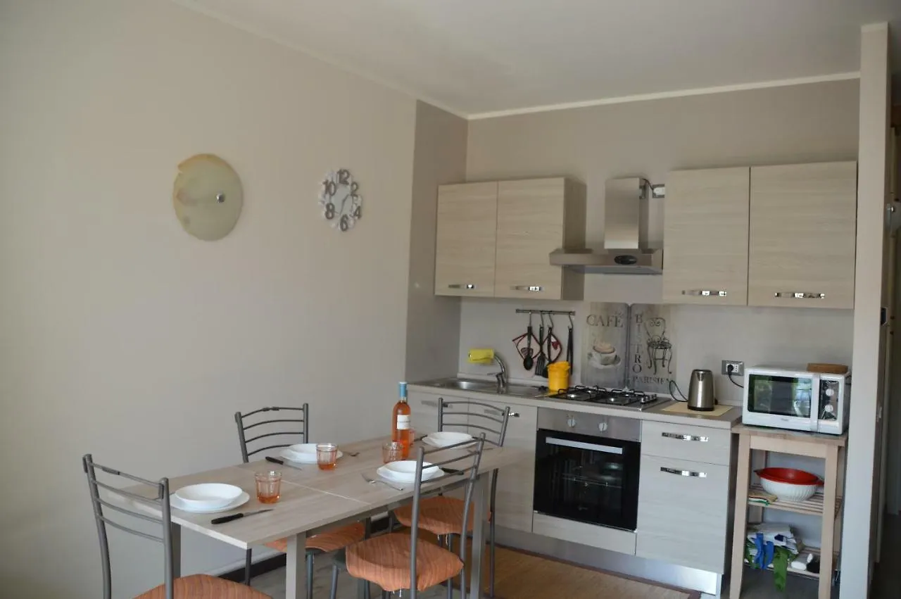 Cinzia'S Home Raffa アパート